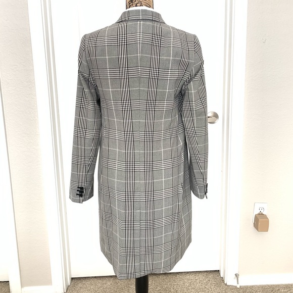 Banana Republic Light Weight Trench Coat - Picture 2 of 3